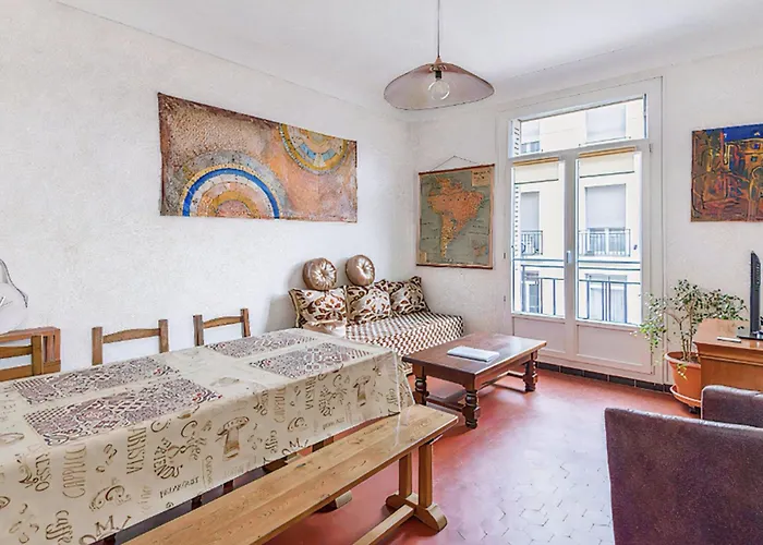 Bright Apartment In Marseille
